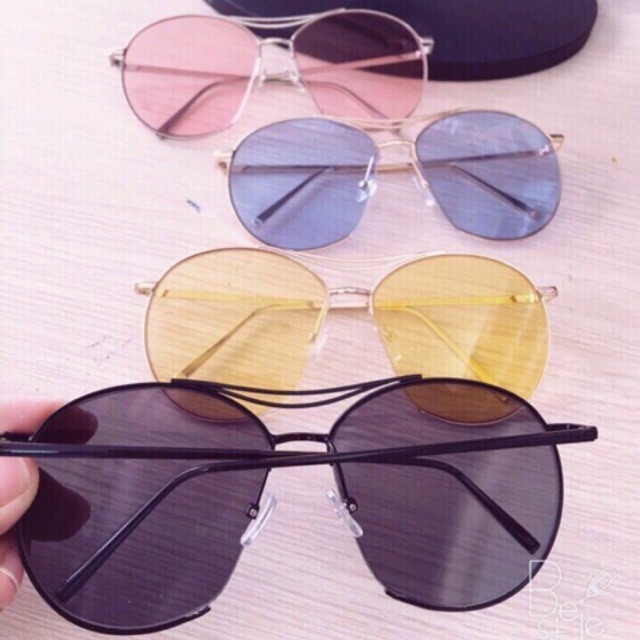 Kính đủ màu form lớn Kính