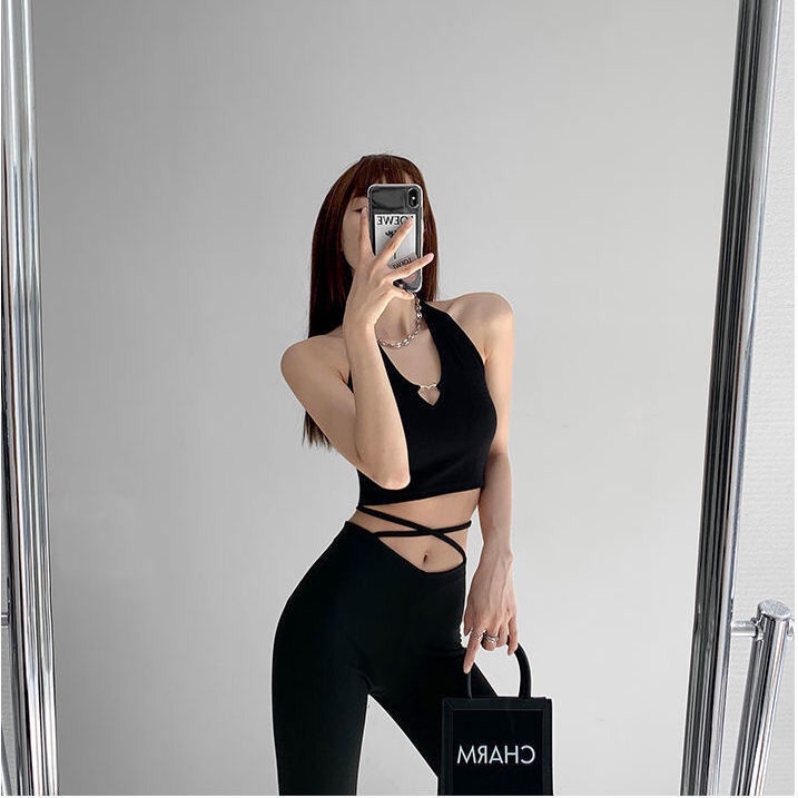 Áo Croptop Không Tay Khoét Lỗ Hở Rốn Thiết Kế Độc Đáo Quyến Rũ Cho Nữ