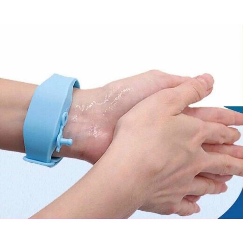 Vòng đeo tay đựng dung dịch sát khuẩn rửa tay nhanh, an toàn cho bé