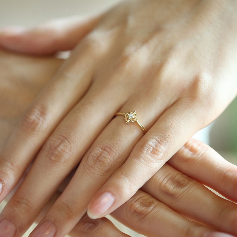 Nhẫn Cưới Bằng Thép Titan Mạ Vàng Bạc S925 Đính Đá Zircon Đơn Giản Thời Trang Cho Nữ