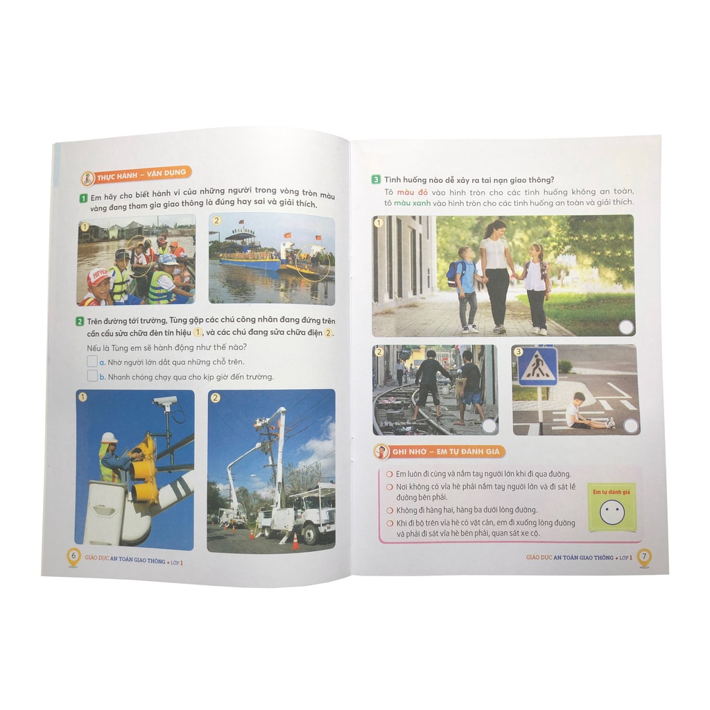 Sách Giáo dục an toàn giao thông Lớp 1