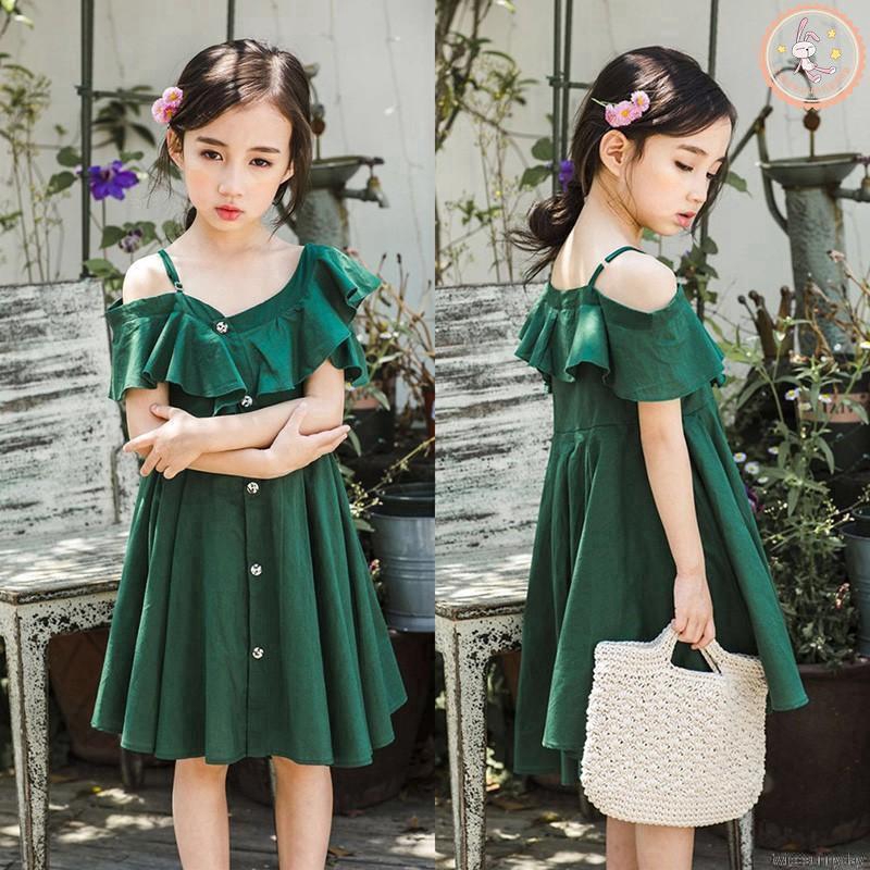 Đầm sát nách thiết kế trễ vai cho bé gái