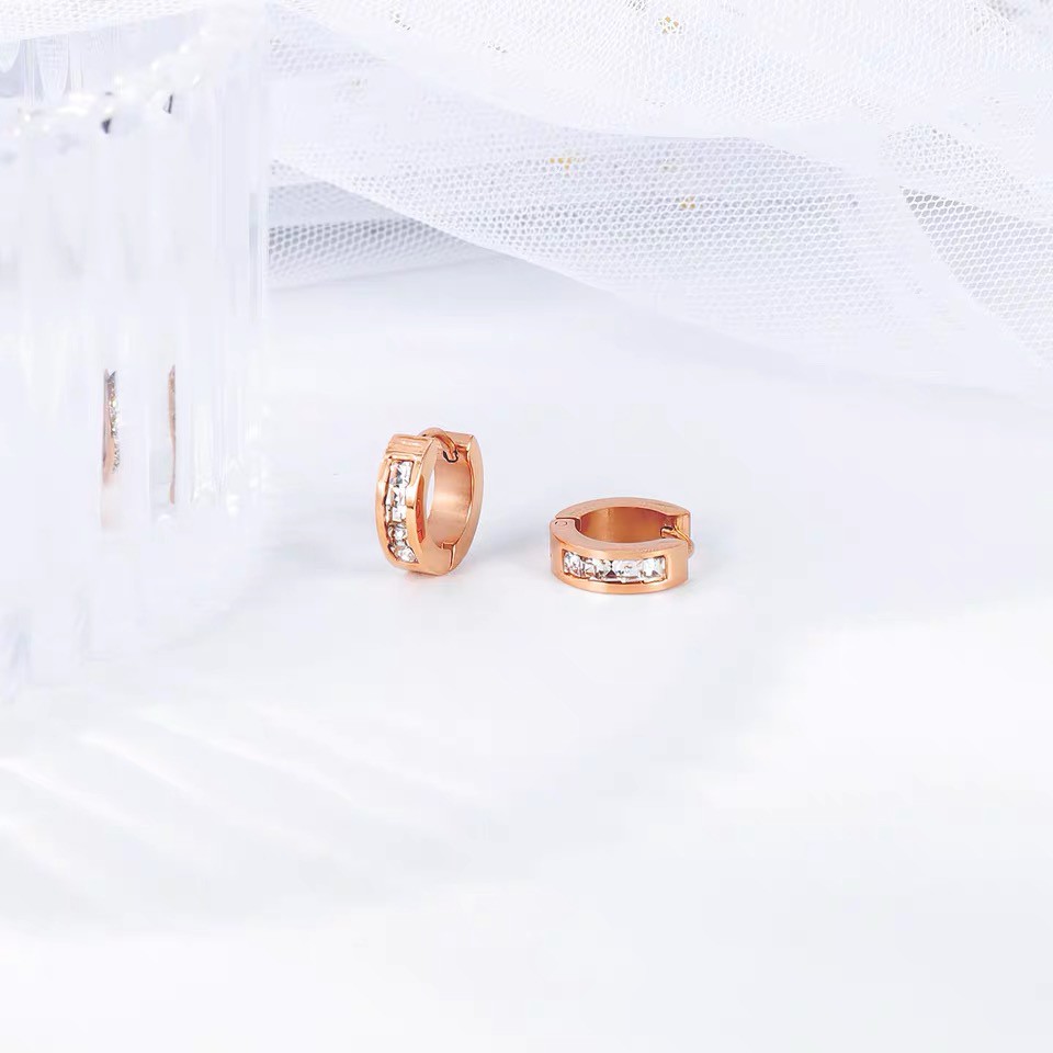 Khuyên tai thép titan mạ vàng hồng 18K chống dị ứng hình tròn đính đá zircon một nửa phong cách Hàn Quốc