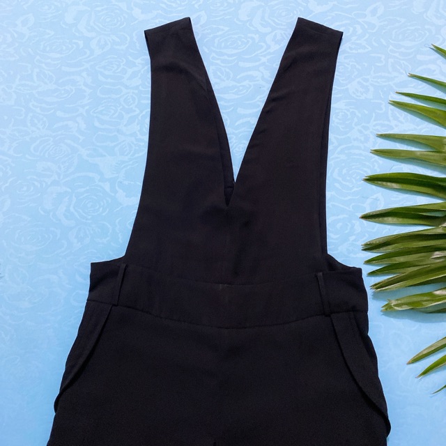 Quần yếm đen dài giả váy ống siêu rộng size L | BigBuy360 - bigbuy360.vn