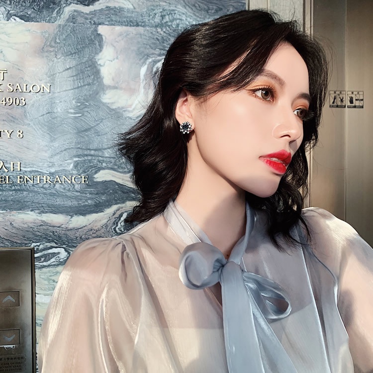 Bông tai nữ hình hạt chân trâu đen cực sang chảnh BAG U BTTRANCHAU196