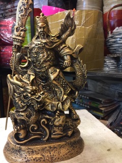 Tượng quan công cưỡi rồng