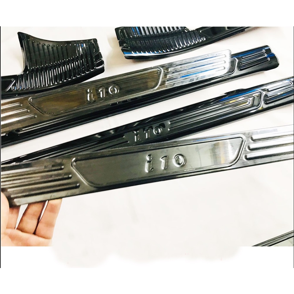 Ốp bậc cửa, nẹp bước chân crong, ngoài Xe Hyundai i10 2014 - 2020 chất liệu Titan