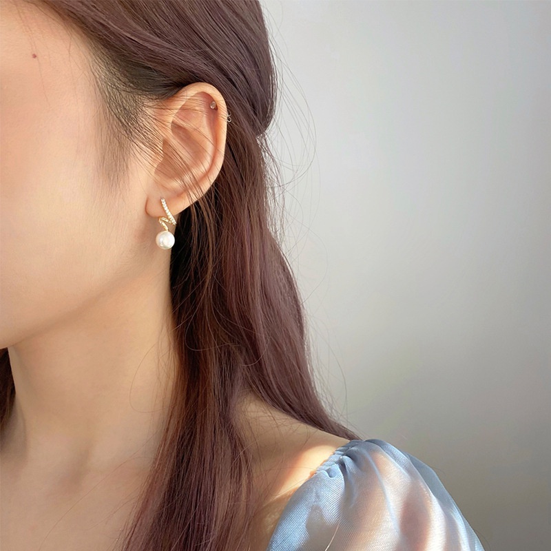 Khuyên Tai Dạng Xoắn Ốc Đính Ngọc Trai Màu Vàng Kim Loại Nhẹ Đơn Giản Sang Trọng Thời Trang Cho Nữ Dự Tiệc