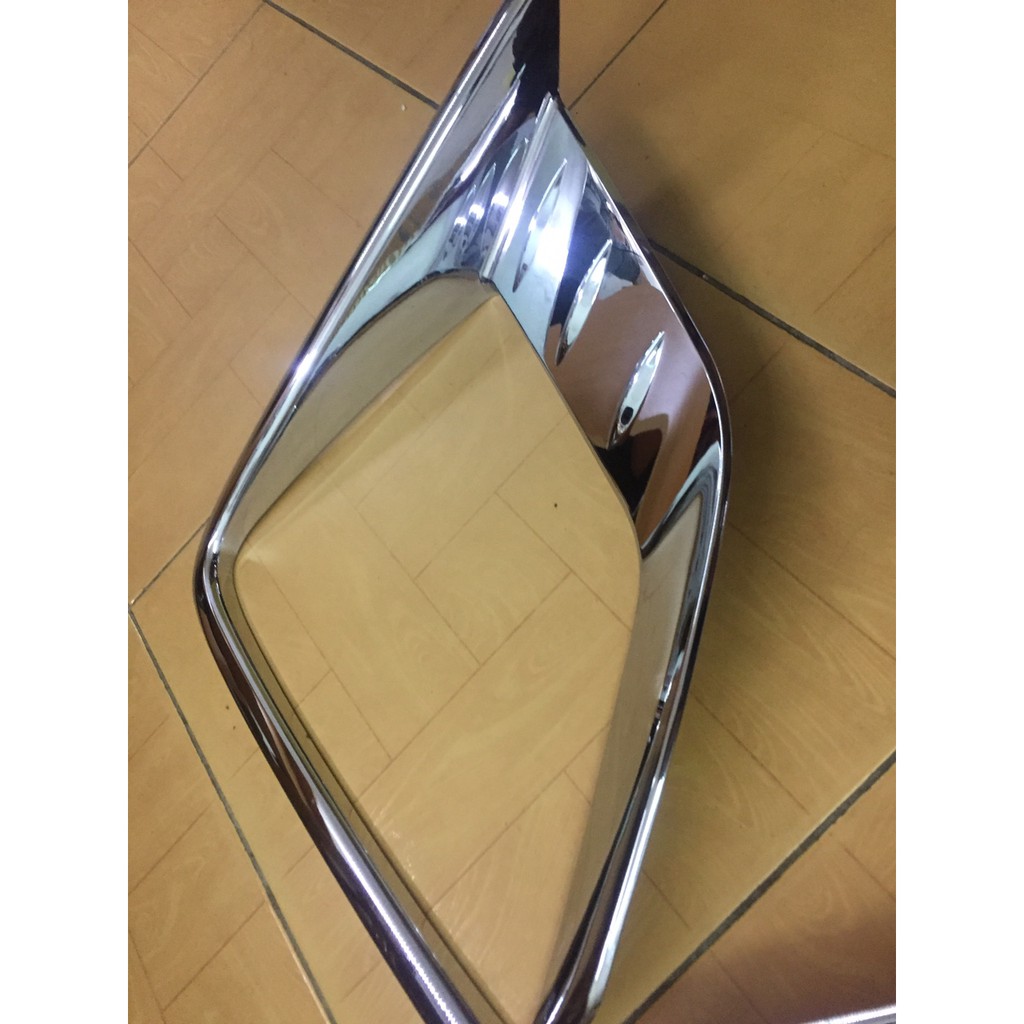 Ốp viền đèn gầm trước xe Mitsubishi Xpander 2018 - 2021