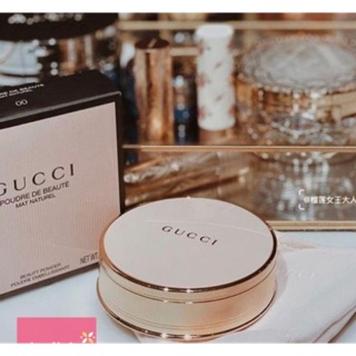 Đảng cấp phấn phủ nén Gucci Pouder De Beaute Mat Naturel 10 g