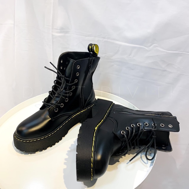 BOOT ĐEN CHỈ VÀNG