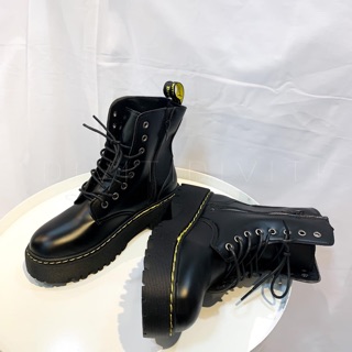 BOOT ĐEN CHỈ VÀNG