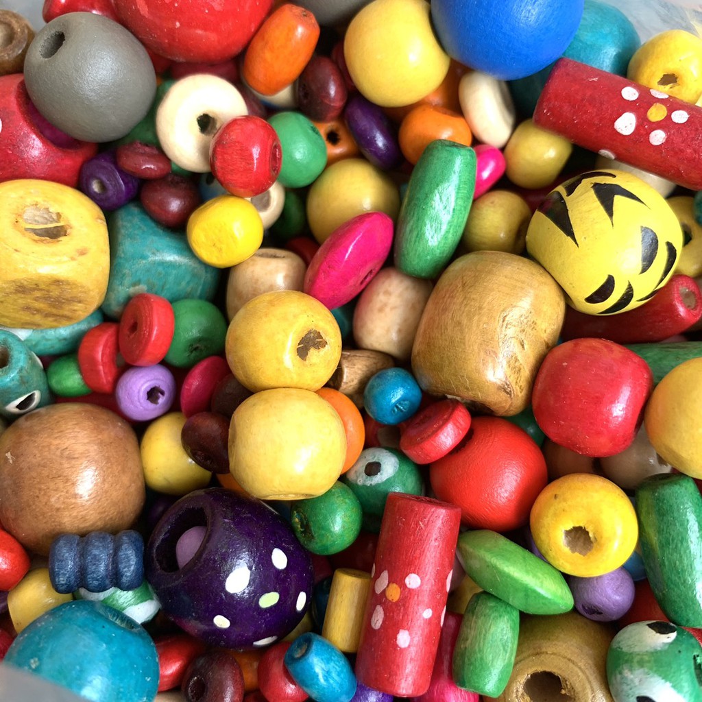 Túi 50g hạt gỗ trộn mẫu dùng xâu vòng (tầm 200 viên), làm đồ mầm non