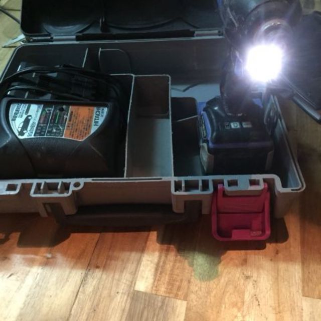 Máy khoan pin Hitachi 14.4v WH 14DSL nguyên thùng có sạc zin ô tô và pin