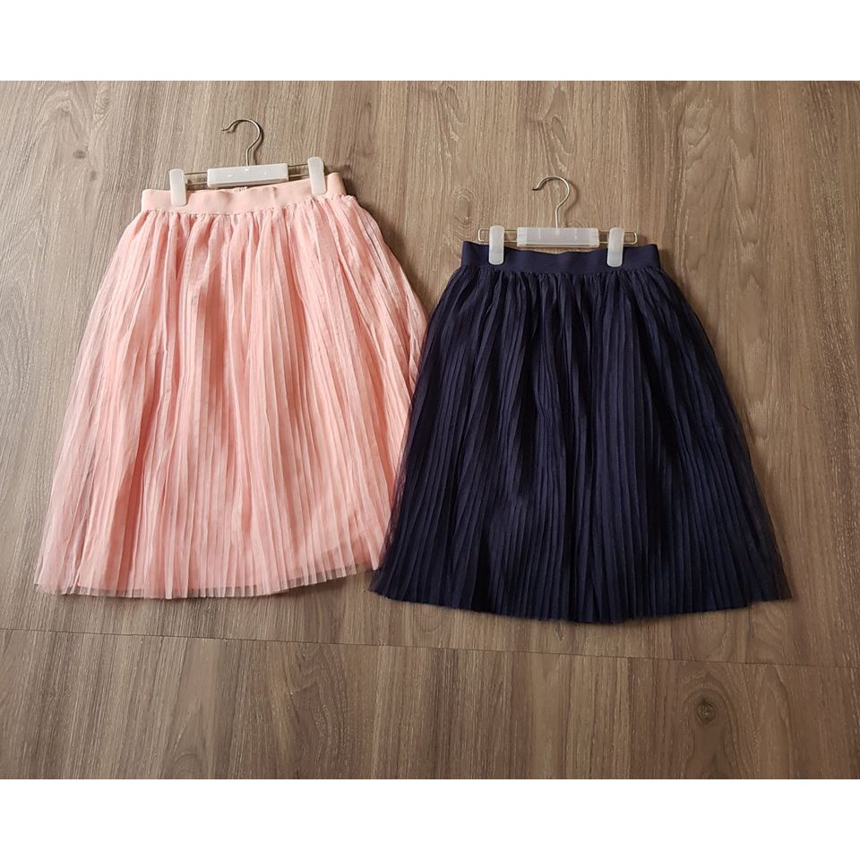 chân váy ren dáng midi hãng mayoral dư xịn bé gái