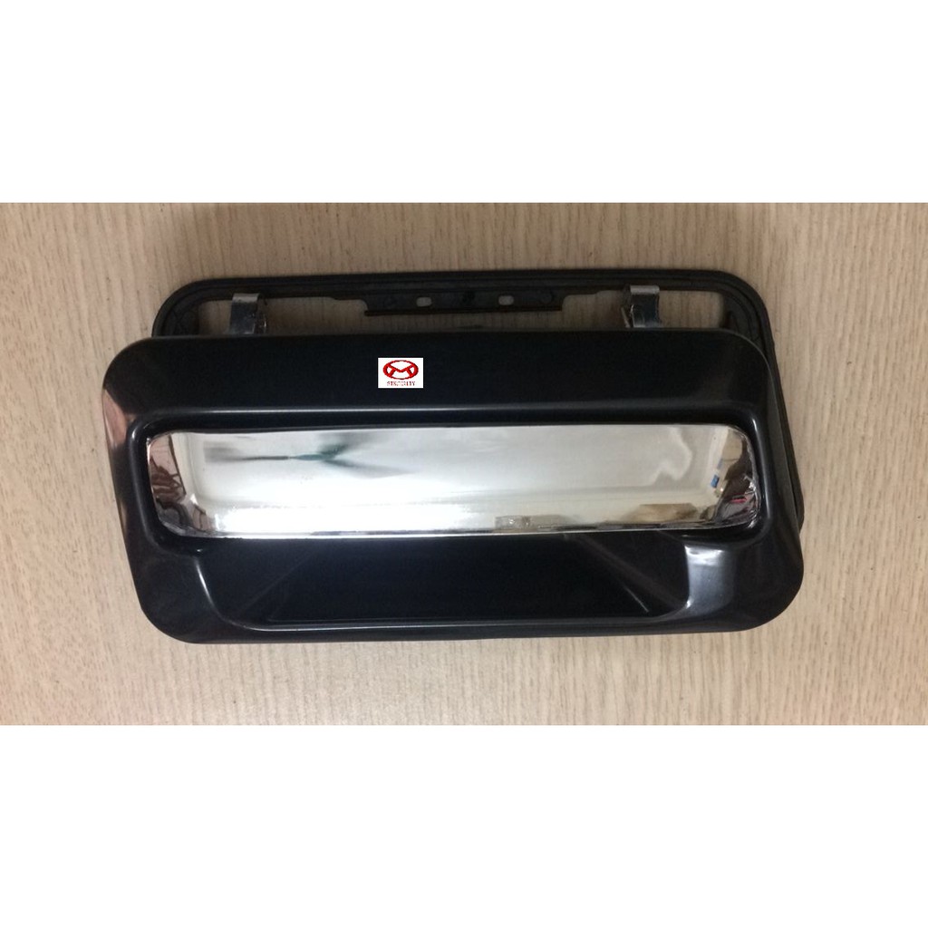 Tay mở cửa ngoài Mitsubishi Jolie