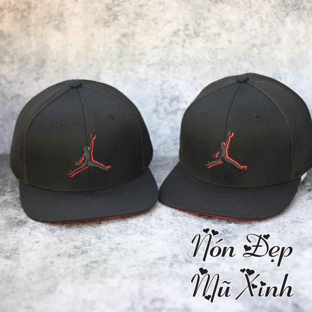Siêu phẩm Nón Snapback Jordan chất vải cotton nhung da lộn/lưới xốp màu đen logo thêu nổi