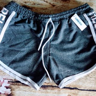 Quần short nữ thể thao Old Navy