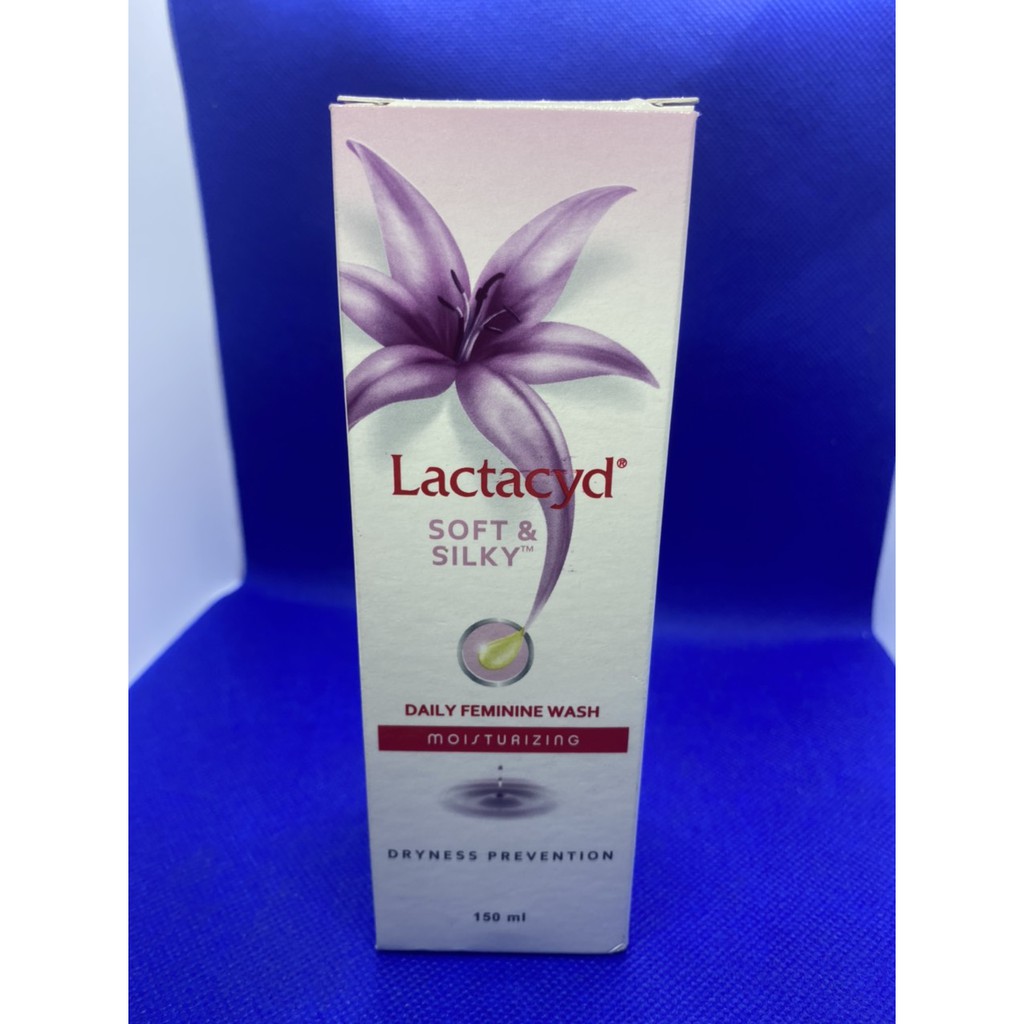 Dung Dịch Vệ Sinh Lactacyd 150ml  Lá Trầu Không& Nước Hoa Hồng