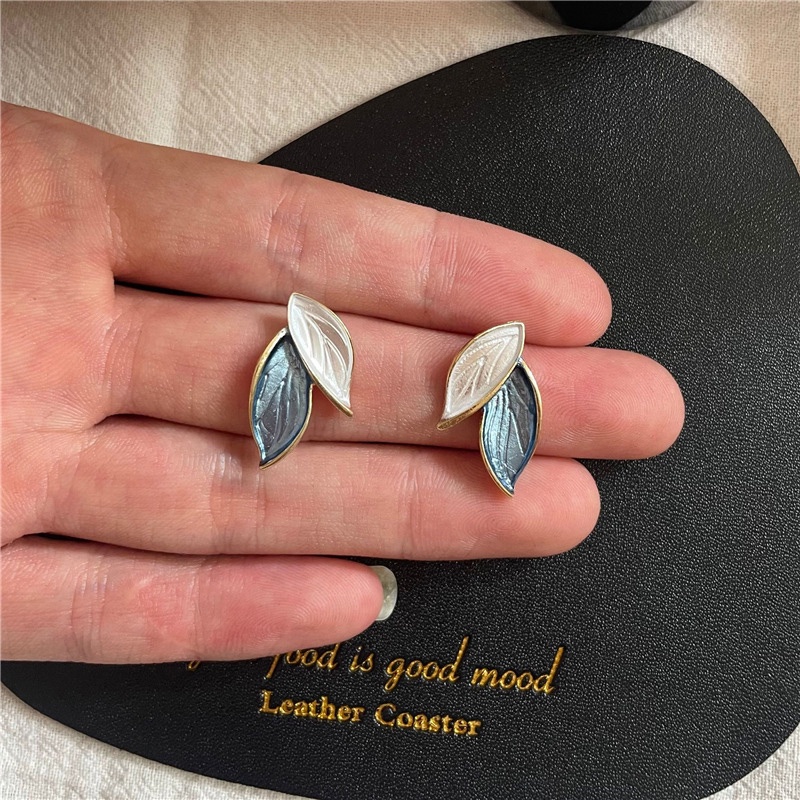 Đôi bông tai hình chiếc lá thời trang Hàn Quốc cho nữ