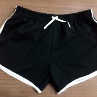 Quần đùi nữ tập gym