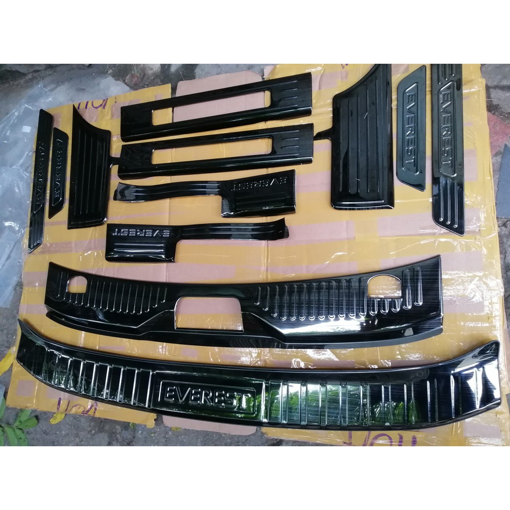 Ốp bậc cửa , nẹp bước chân ford Everest ,Chống trầy côp Everest 2016 - 2022 -hàng cao cấp