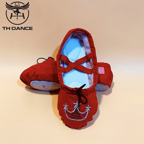Giày múa Ballet cho bé yêu | Giày múa thêu vương miện