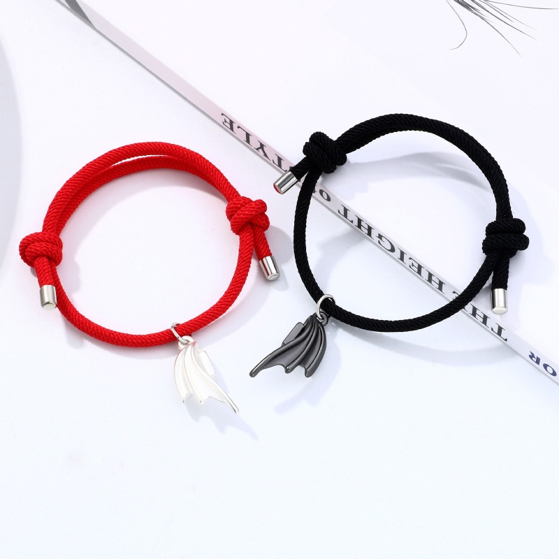 Bộ 2 Vòng Tay Bện Dây Thừng Khóa Nam Châm Hình Đôi Cánh Ác Quỷ Màu Đỏ Có Thể Điều Chỉnh
