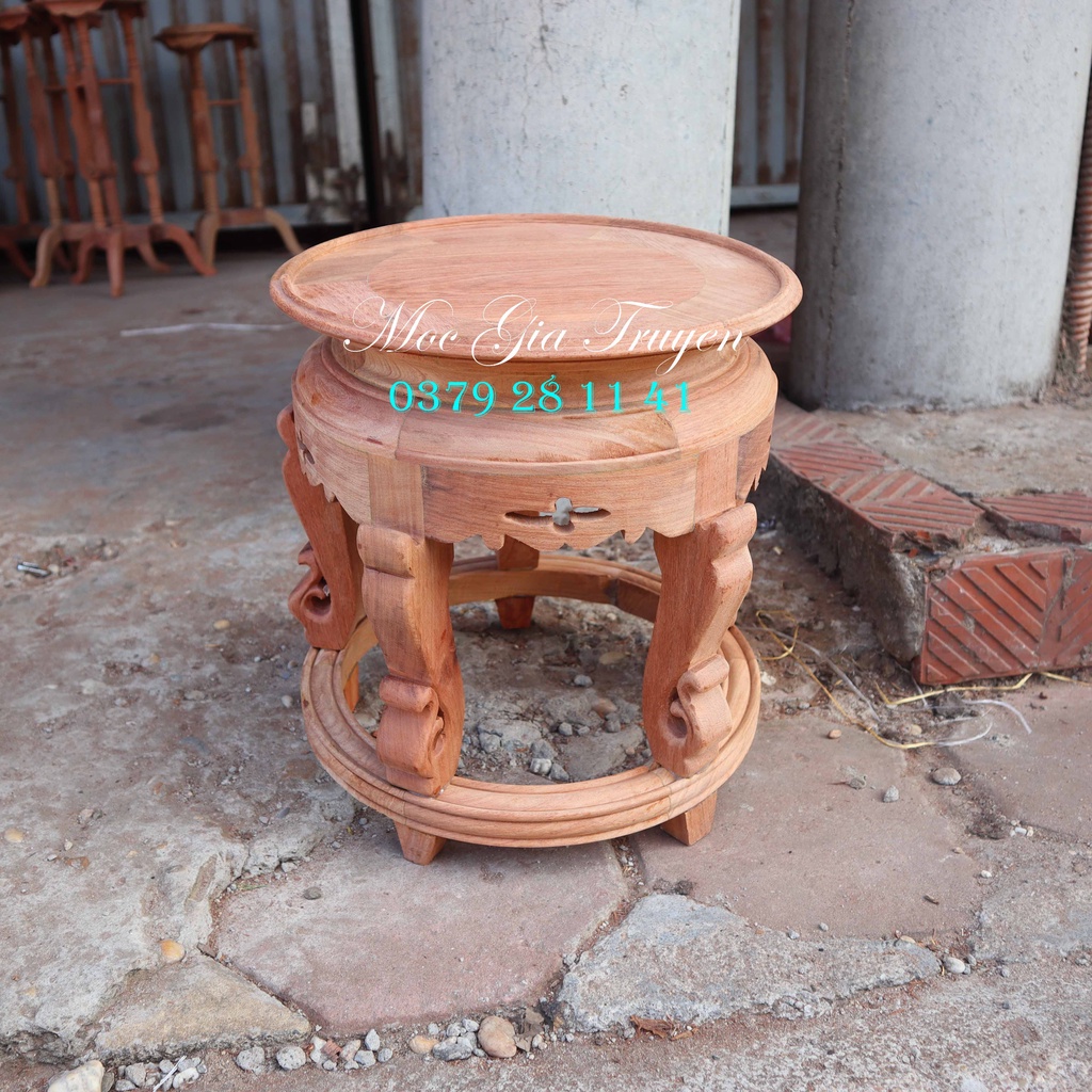 Kỷ tròn đôn trơn đế chân khuyên gỗ hương cao 30cm