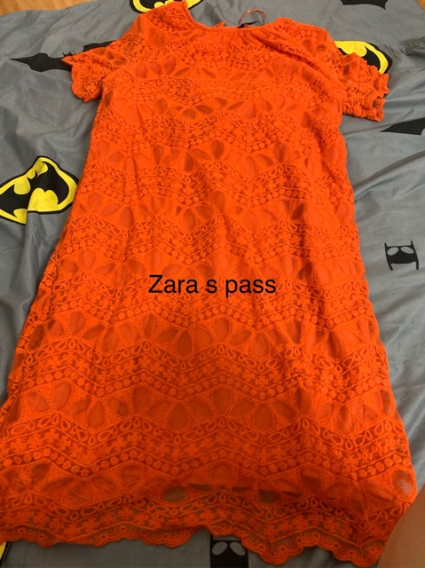 Zara aut váy pass