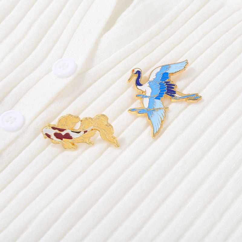 Pin cài áo hoạ tiết cổ trang hạc bay về phía mặt trời mọc cá Koi biểu tượng Nhật Bản - GC094