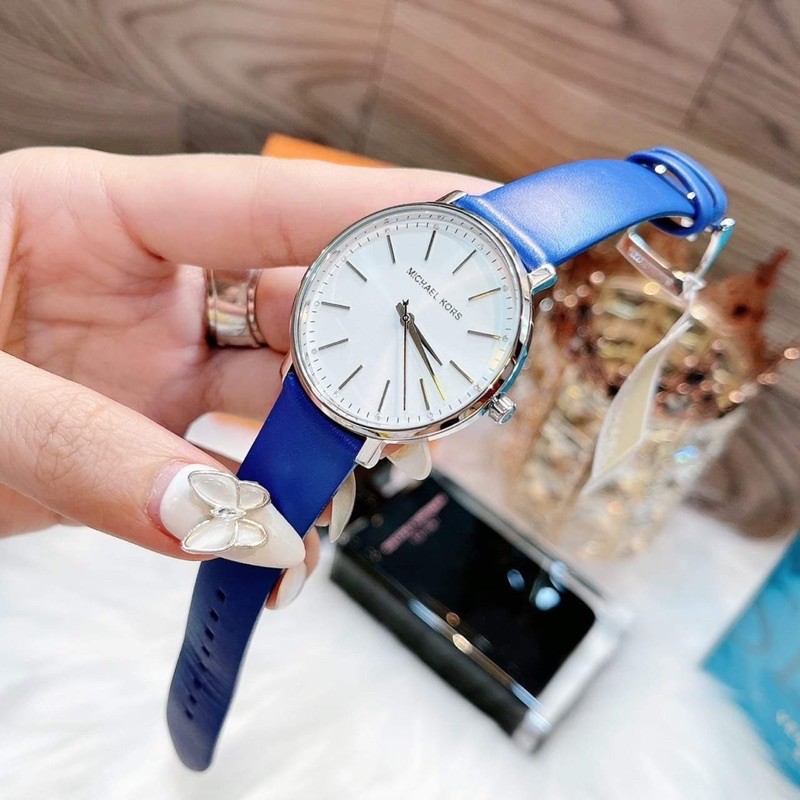 Đồng hồ nữ Michael kors ⚜Mk28 Pyper leather màu xanh dương lạ mắt và sang trọng.