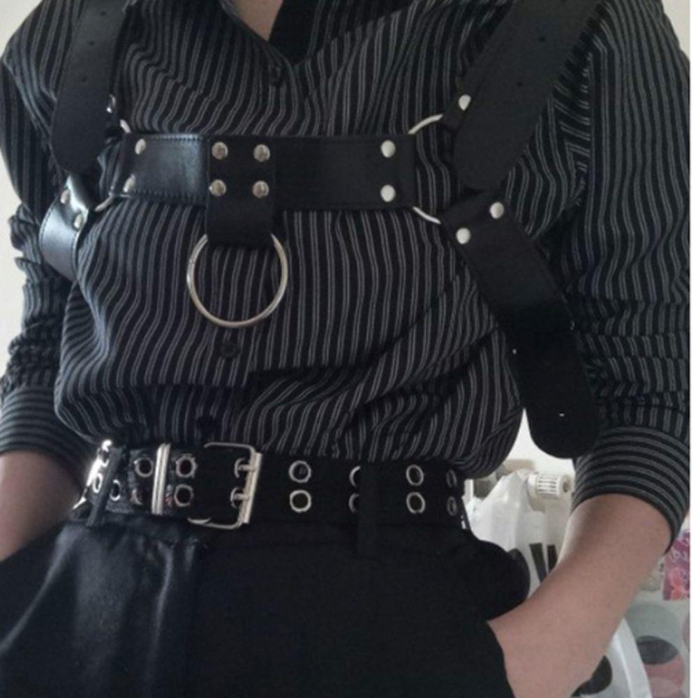 Áo Khoác Da Không Tay Đính Đinh Tán Phong Cách Harajuku Cá Tính Dành Cho Nữ