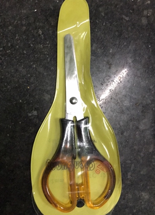 Kéo nhỏ cho học sinh