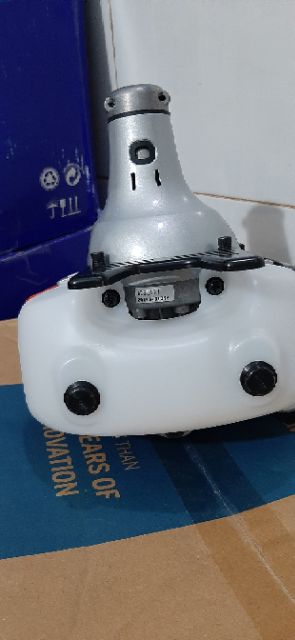 Máy cắt cỏ husqvarna 226R - Hàng chính hãng Made In Japan - xilanh 34mm - 26cc - Thắng máy cưa xích
