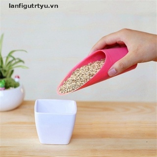 1 xẻng xúc đất trồng cây cảnh bằng nhựa