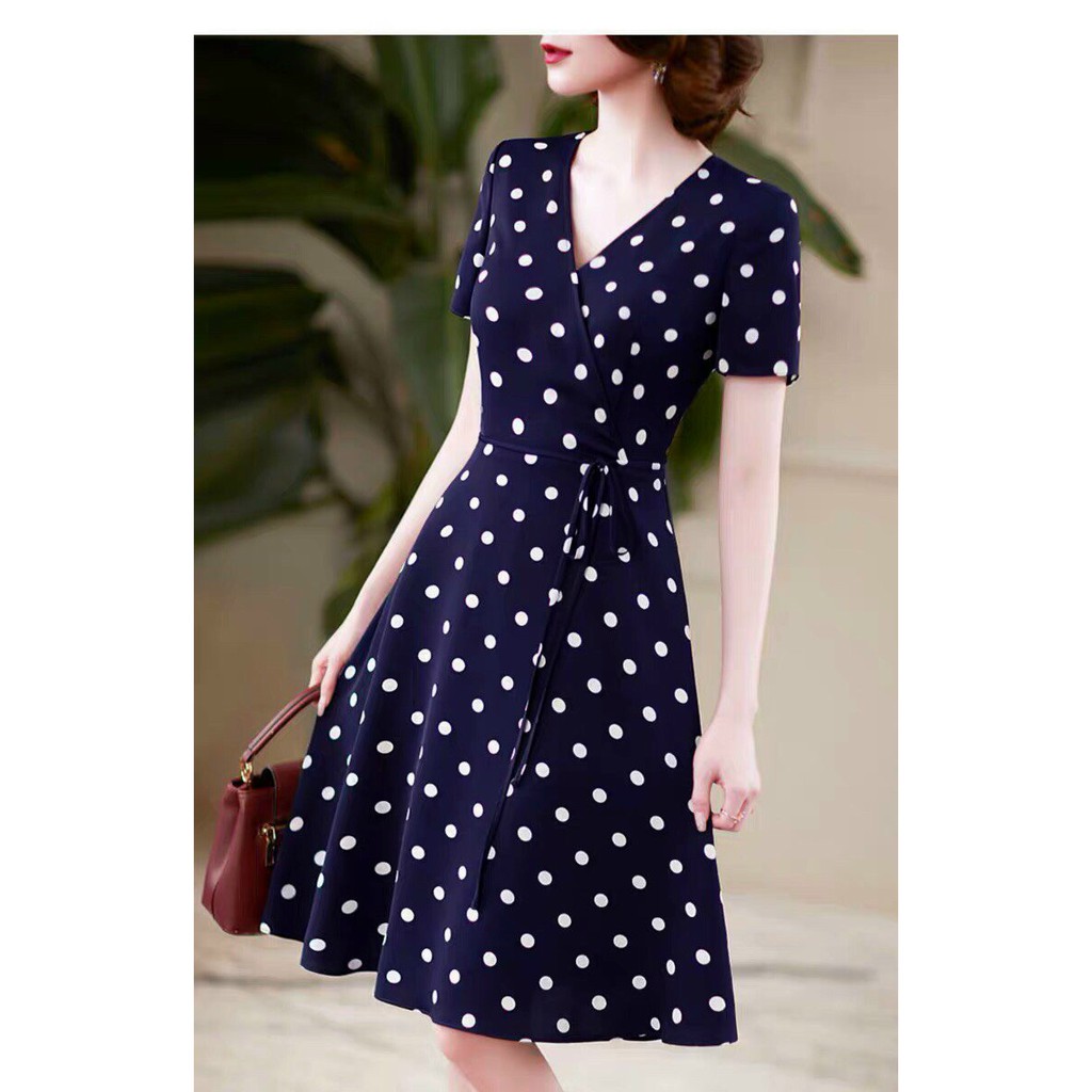 Đầm Xòe Chấm Bi Cổ V Dịu Dàng Nơi Công Sở | BigBuy360 - bigbuy360.vn