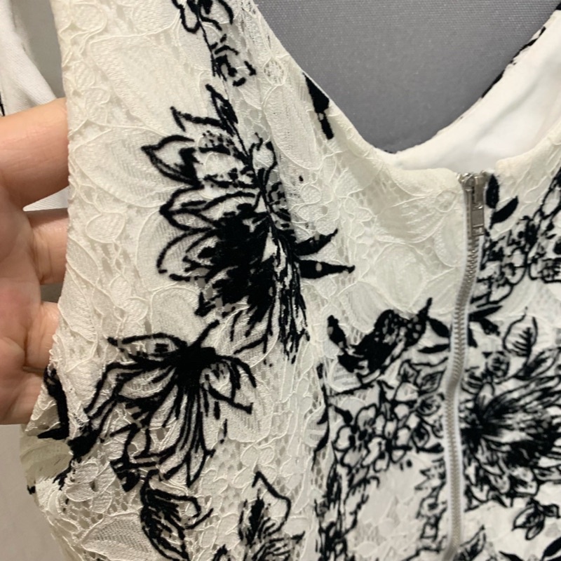 Đầm  ren vnxk size 8