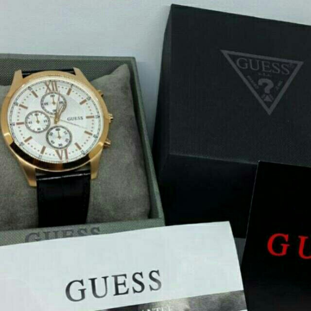 Đồng Hồ Nam Guess Sporty Silver W0876G2