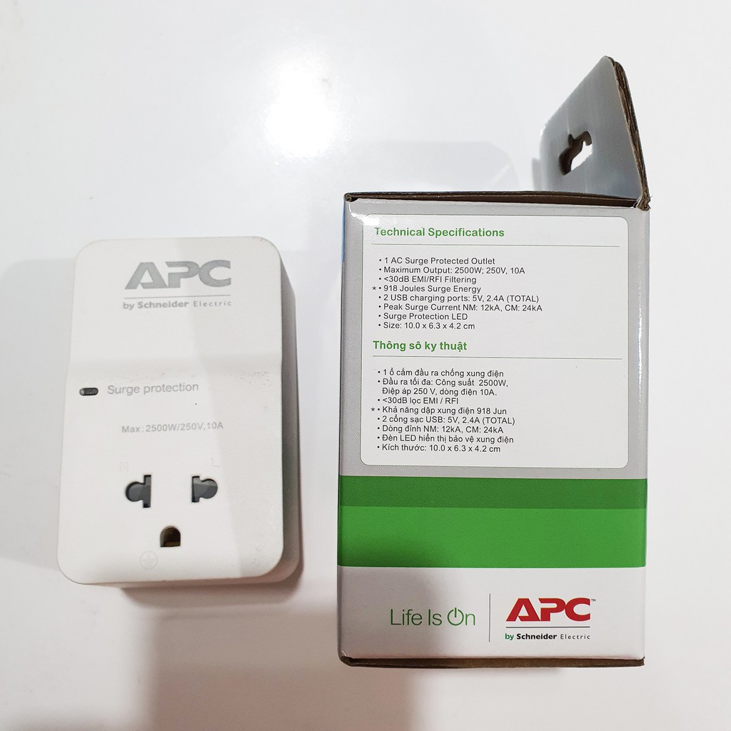 Ổ điện APC Home/Office SurgeArrest 1 Outlet with 2 Port 2.4A USB Charger 230V Việt Nam - Hàng Chính Hãng