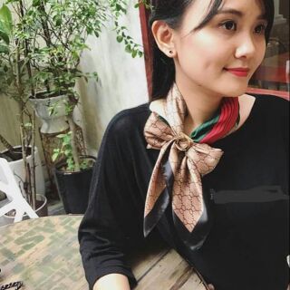 Khăn lụa vuông giá 120k sale 79k
