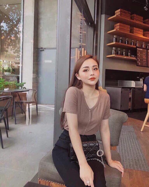 Áo thun tay lỡ