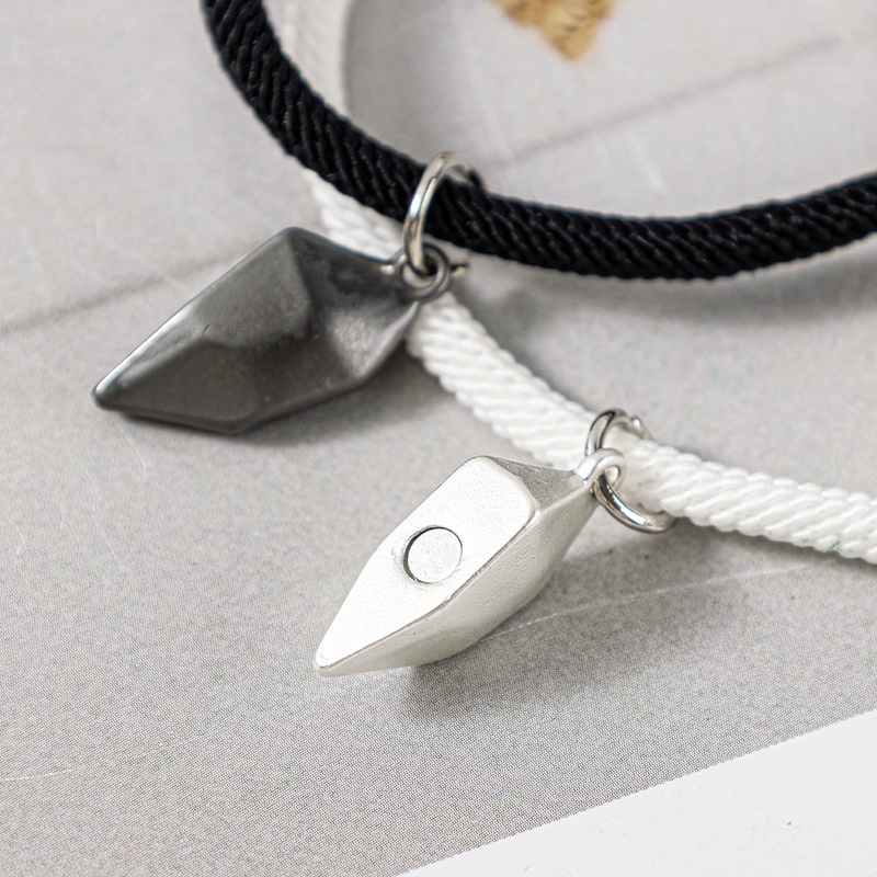 Set 2 Vòng Tay Dây Bện Mặt Kim Loại Hình Trái Tim Cho Cặp Đôi