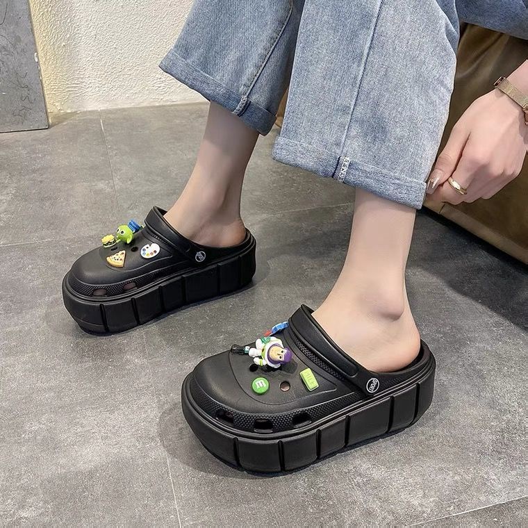 Dép Đi Biển Đục Lỗ Đế Dày In Hoạt Hình Dễ Thương