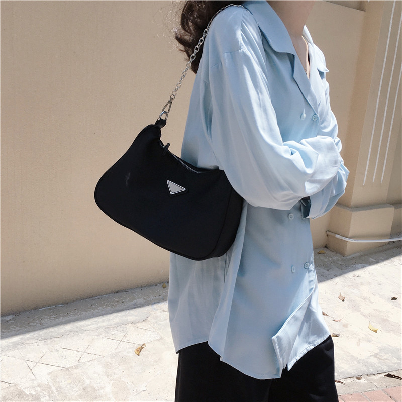 Túi xách dây đeo phối xích màu đen thiết kế thanh lịch thời trang