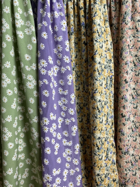 Váy 2 dây chun ngưc hoa nhí điệu đà | BigBuy360 - bigbuy360.vn