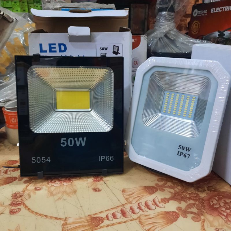 ĐÈN LED PHA 50W  IP66 HOẶC IP67 ( ánh sáng trắng )