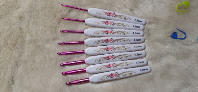 Bộ kim móc hoa tím