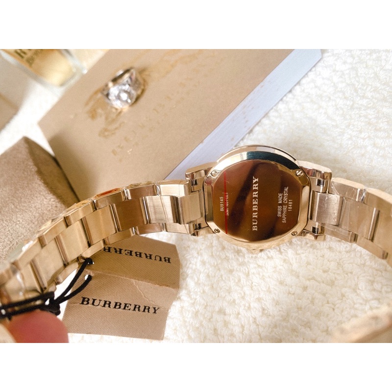 Thanh Lý : Cặp đồng hồ Nữ hiệu Burberry Gold