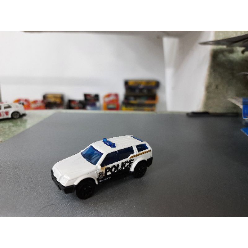 xe Matchbox SUV police